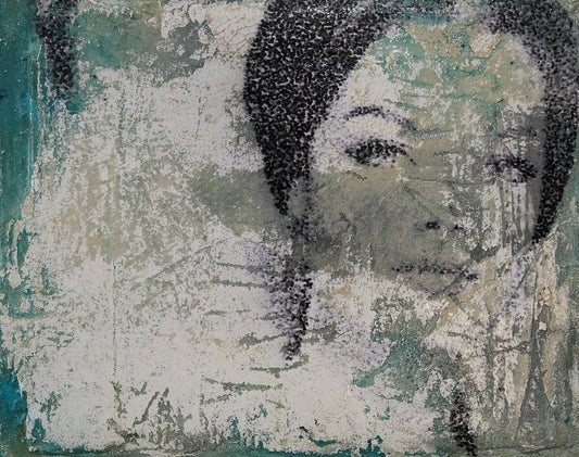 Schönheit & Vergänglichkeit Small M4 von Thorsten Poersch, 2025, Mixed Media auf Canvas, 40 x 50 cm, Portraitarbeit in warmen Gold- und Naturtönen